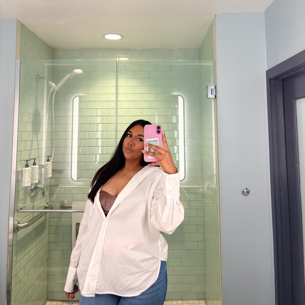 Meet your Posher, Nadia